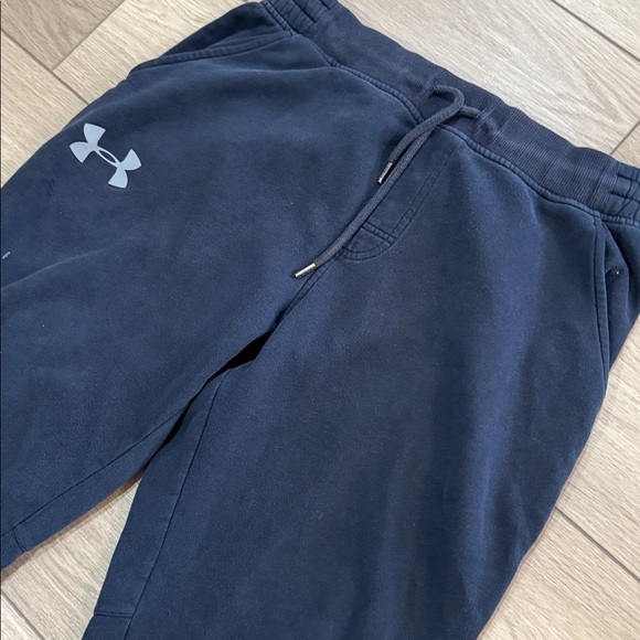 Under Armour Logo Black Joggers Sz XL Distressed Loungewear Comfy Relaxed - Picture 3 of 10